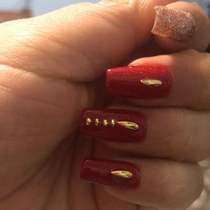 Meet your Posher, Claudia